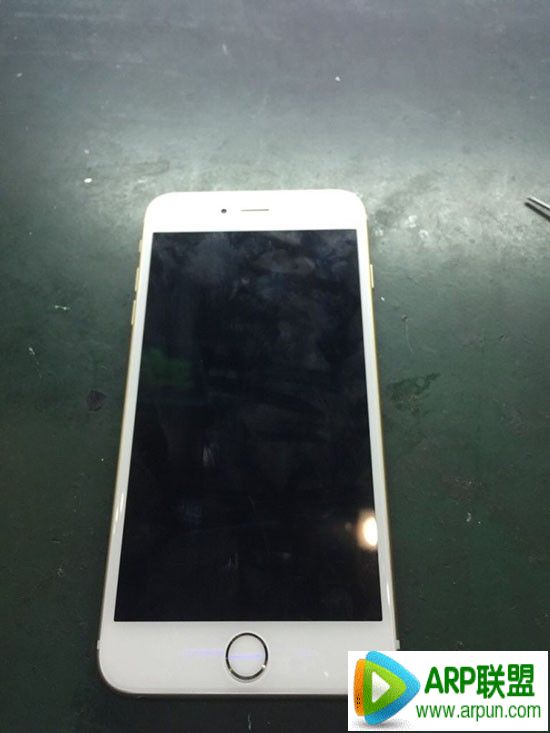 iPhone6 Plus��Ļ���˲����� �ְ��ֽ���ά��iPhone6 Plus��Ļ���˲����� �ְ��ֽ���ά��