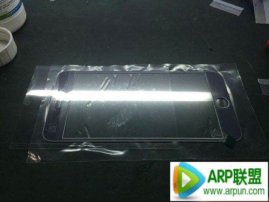 iPhone6 Plus��Ļ���˲����� �ְ��ֽ���ά��iPhone6 Plus��Ļ���˲����� �ְ��ֽ���ά��