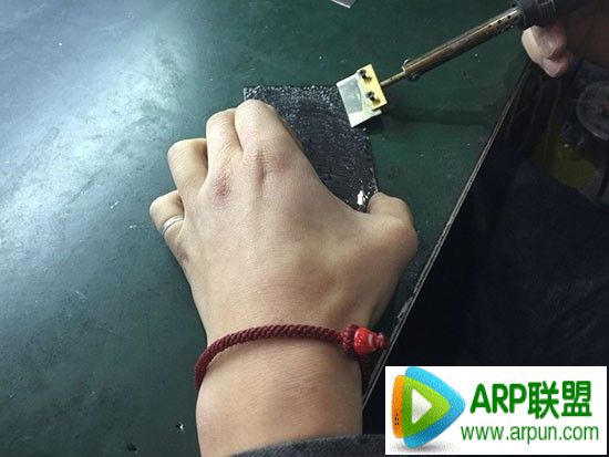 iPhone6 Plus��Ļ���˲����� �ְ��ֽ���ά��
